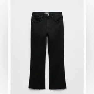 Zara TRF MID-RISE FLARE CROPPED JEANS in Black
